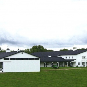 quine horse barn and arena