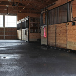plyco horse stalls